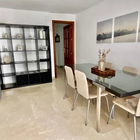 Entrenaranjos Calle Perez De Castro * Κόρδοβα