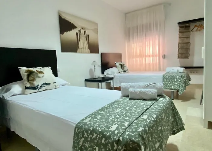 Entrenaranjos Calle Perez De Castro *