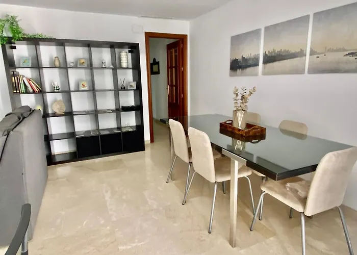 Entrenaranjos Calle Perez De Castro * Κόρδοβα