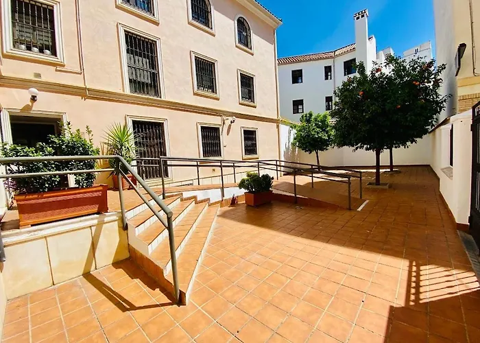 Entrenaranjos Calle Perez De Castro *