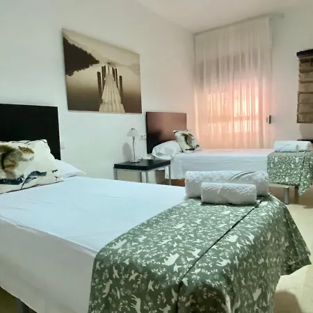 Entrenaranjos Calle Perez De Castro *