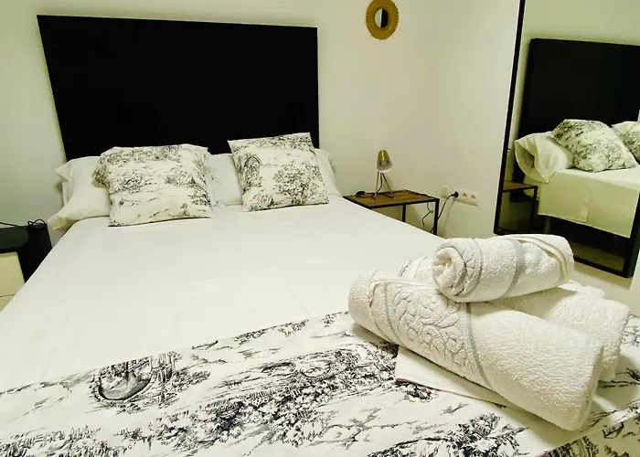 Entrenaranjos Calle Perez De Castro